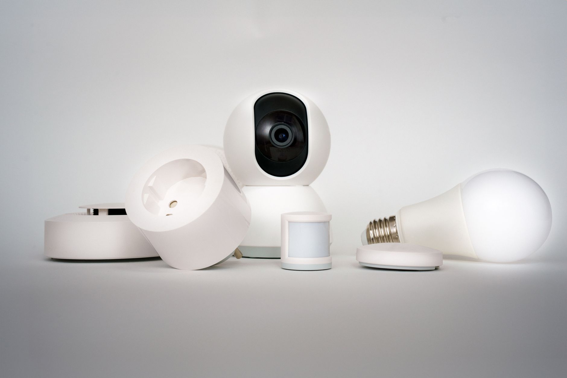 Siri AI-Powered Smart Home Hub